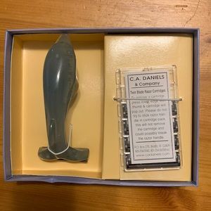 Vintage Dolphin Razorbath set, New in box
